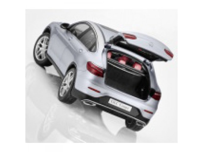 Модель Mercedes-Benz GLC Coup?, Diamond Silver, 1:18 Scale, артикул B66960804