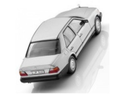Модель Mercedes-Benz 300 E 4MATIC, W124, 1985-1993, Scale 1:43, Silver-coloured от Mercedes Модель Mercedes-Benz 300 E 4MATIC, W124, 1985-1993, Scale 1:43, Silver-coloured